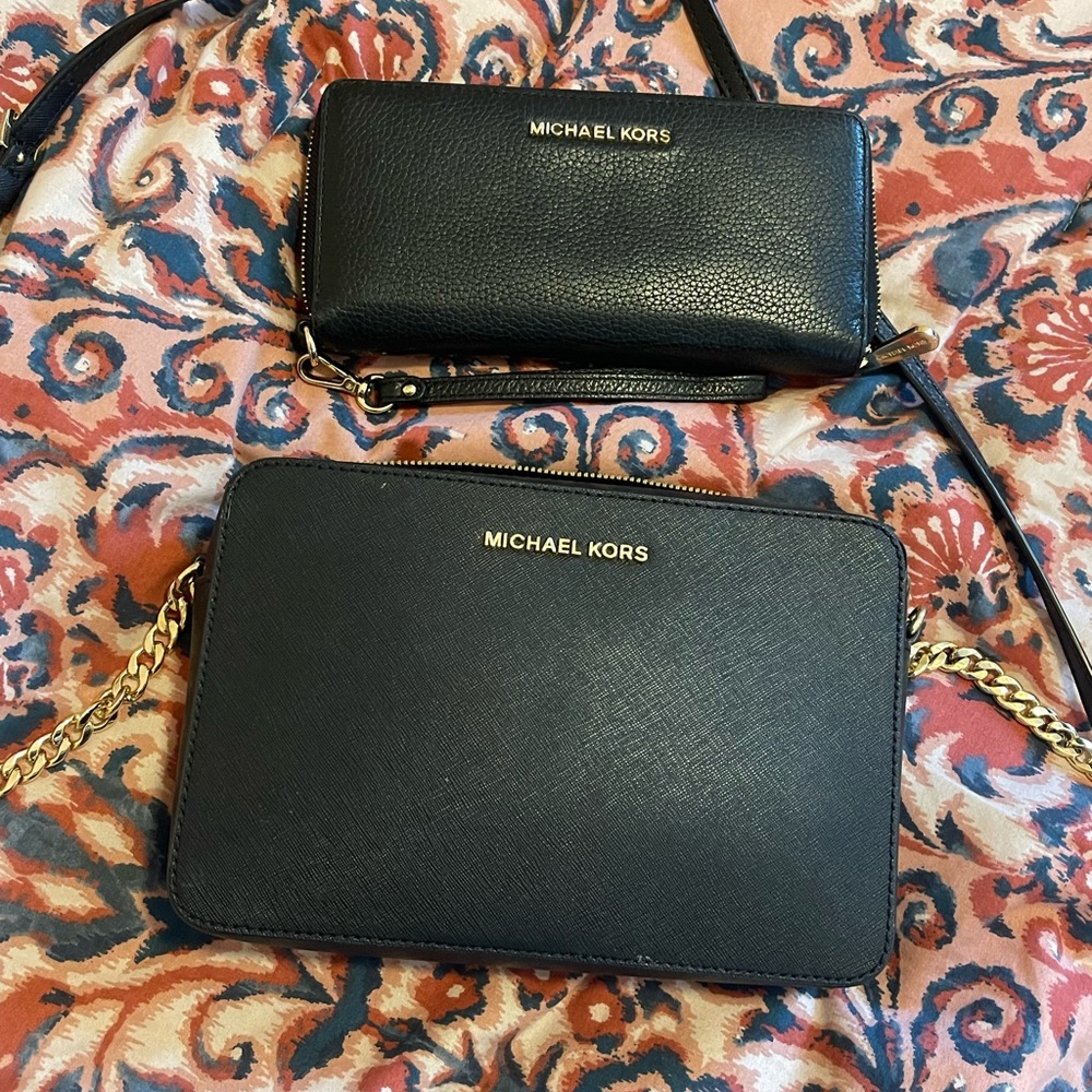 Micheal kors purse and wallet